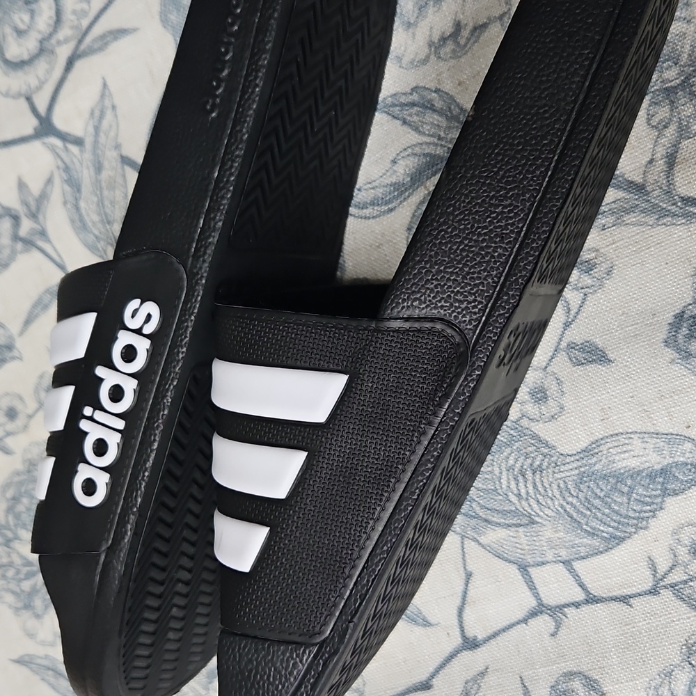 Adidas slides - Picture 4 of 4